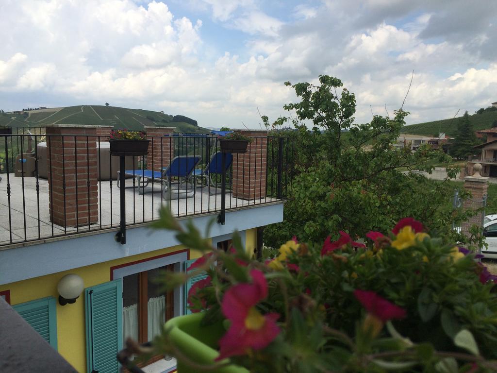 Bed and Breakfast La Terrazza Del Barbaresco Neviglie Zimmer foto