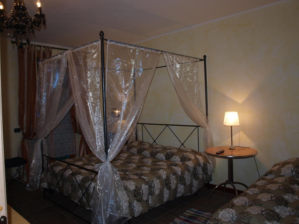 Bed and Breakfast La Terrazza Del Barbaresco Neviglie Zimmer foto